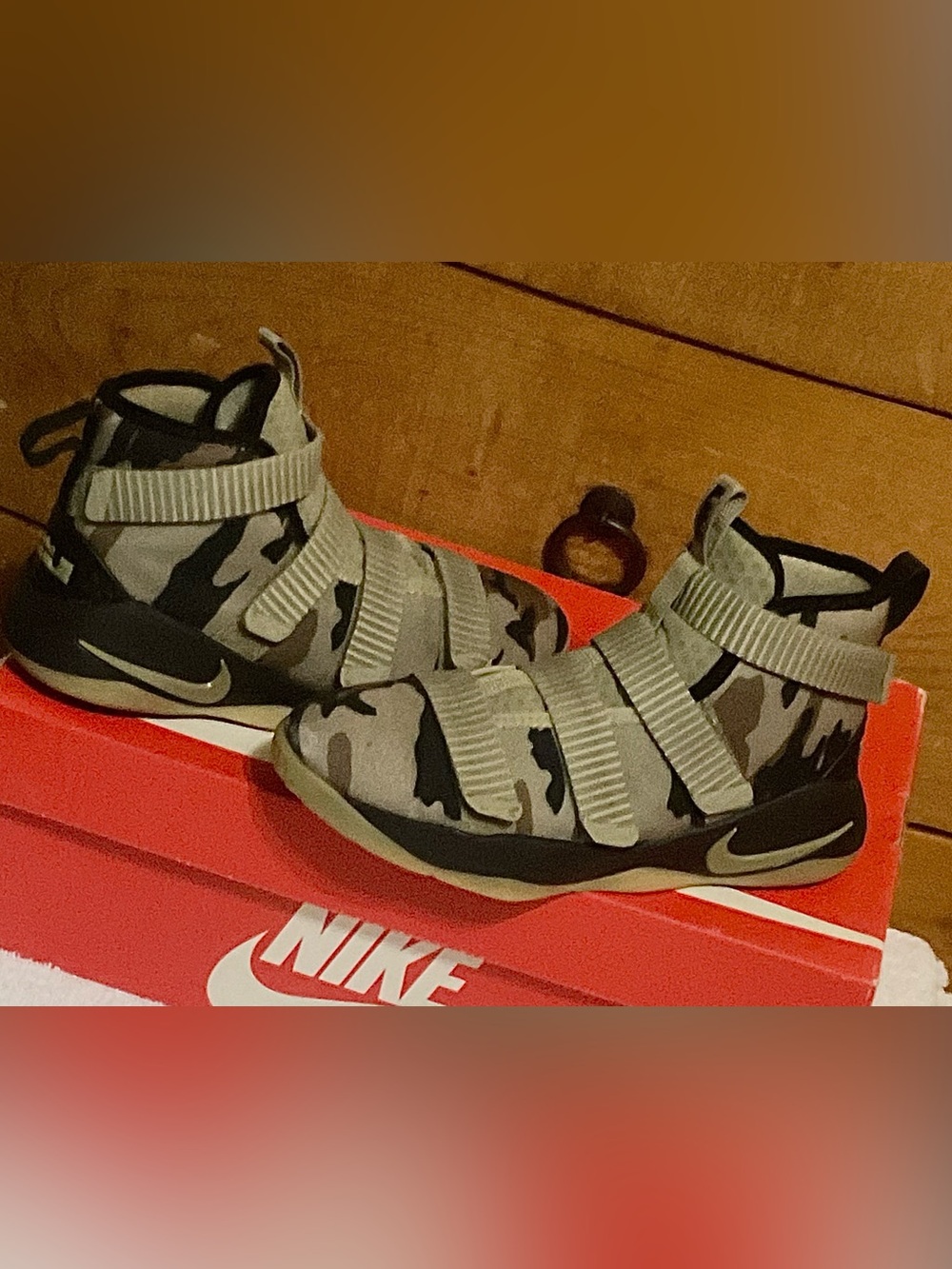 THESE ALMOST BRAND NEW (Nike Zoom LeBron Soldier 11) sneakers in a "Camo"! Sz-3Y
